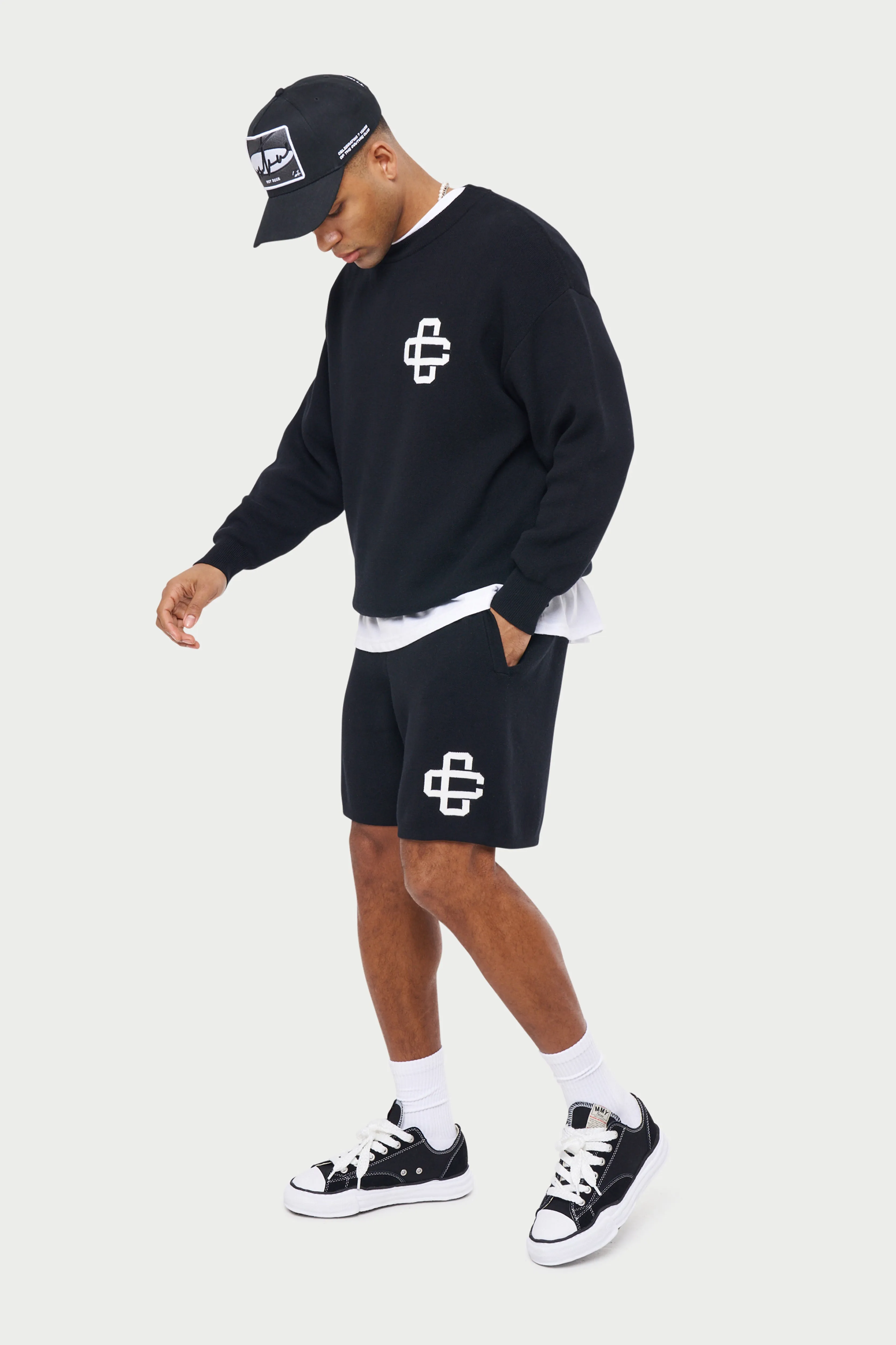 EMBLEM KNITTED SHORTS - BLACK