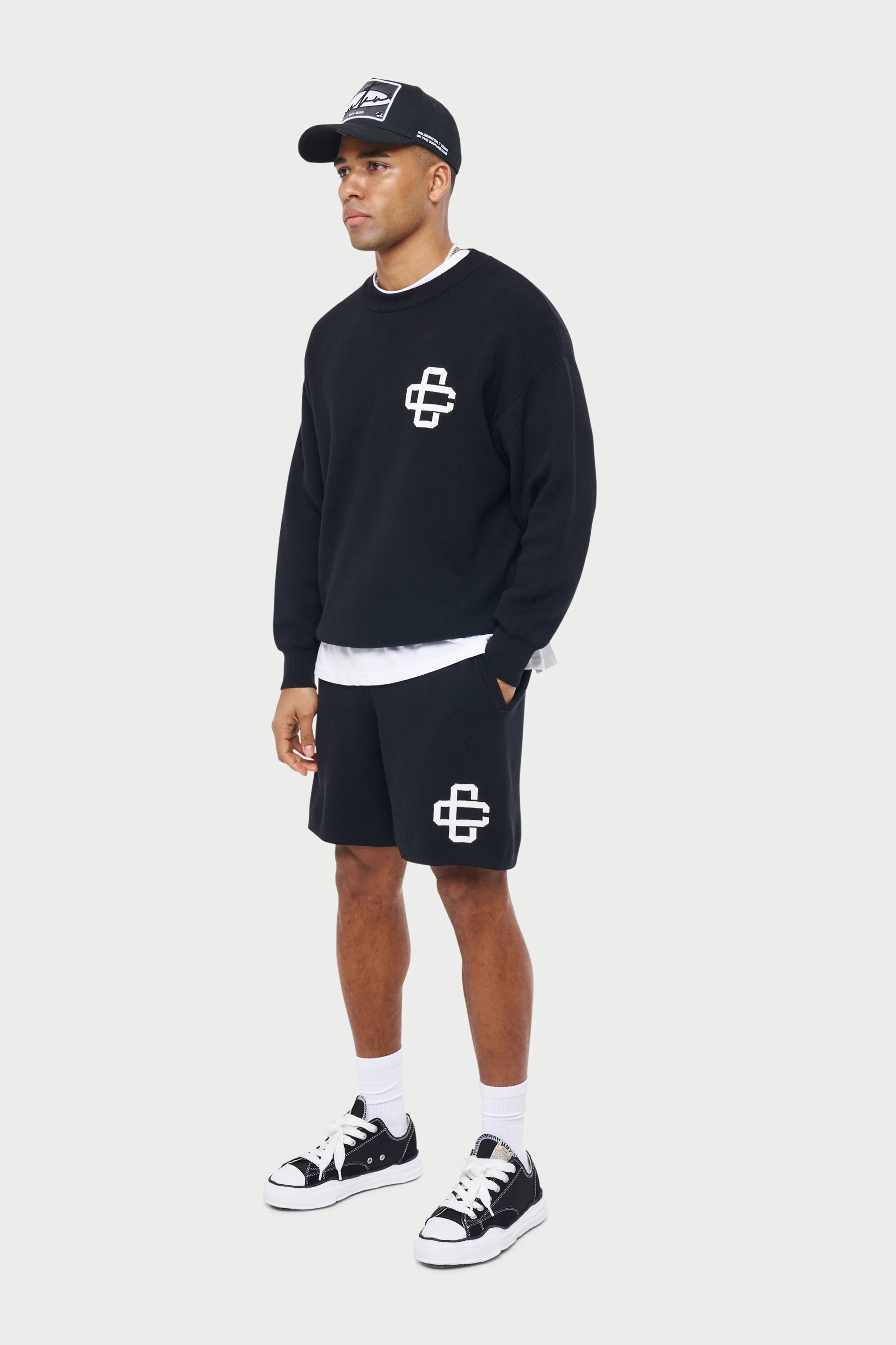 EMBLEM KNITTED SHORTS - BLACK