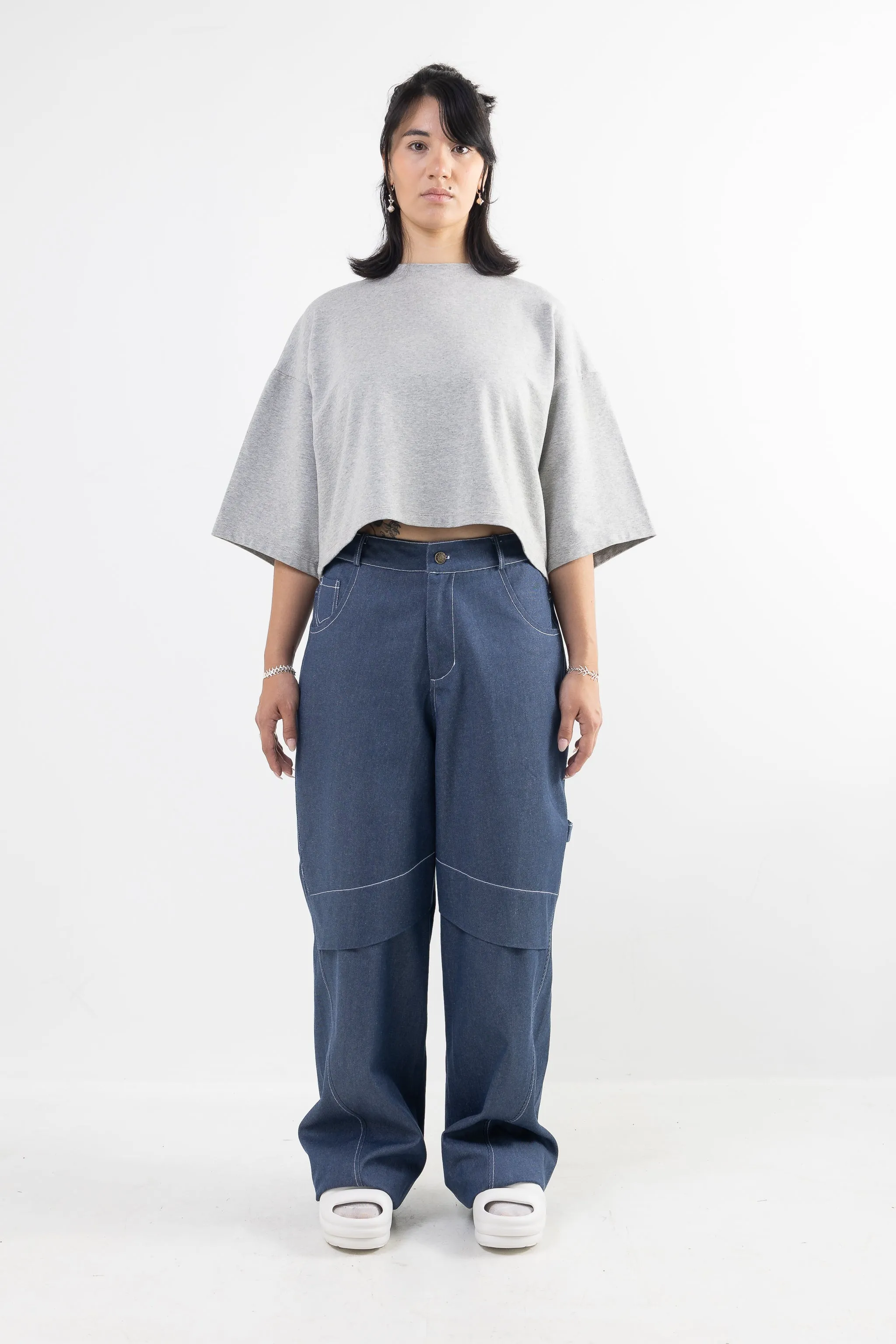 ESSENCE CROPPED T-SHIRT